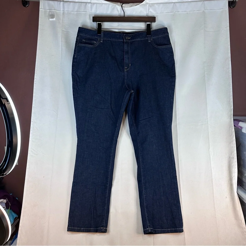 LL BEAN Women’s Size 20W Denim Jeans Classic Fit Stretch High Rise Straight Leg